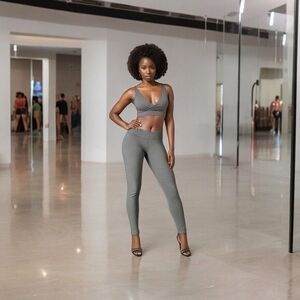 OLD NAVY Go-Dry Heather Grey Compression Leggings Fitted Pants Women M VG